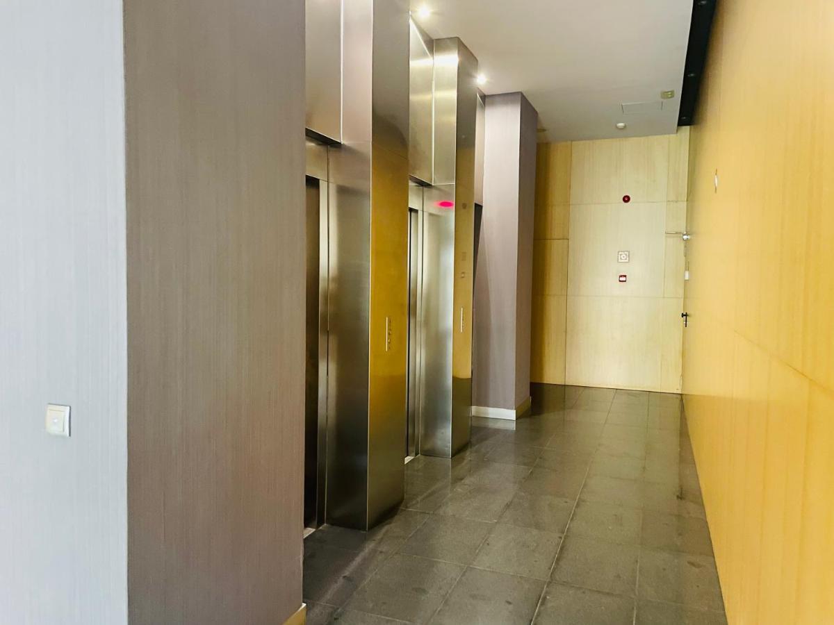 Fira De Barcelona City View Apartment With Garage Parking L'Hospitalet de Llobregat Exterior foto