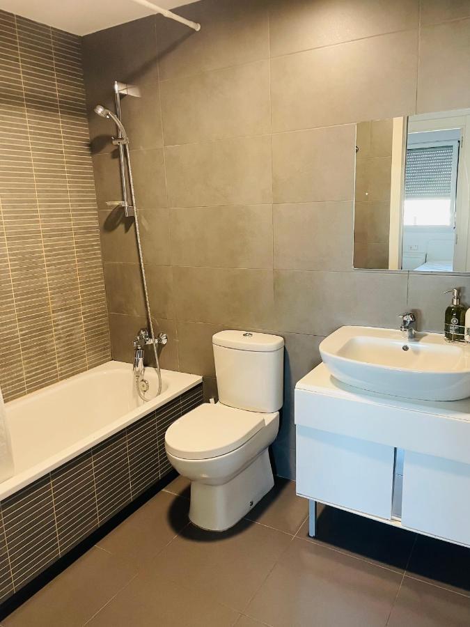 Fira De Barcelona City View Apartment With Garage Parking L'Hospitalet de Llobregat Exterior foto